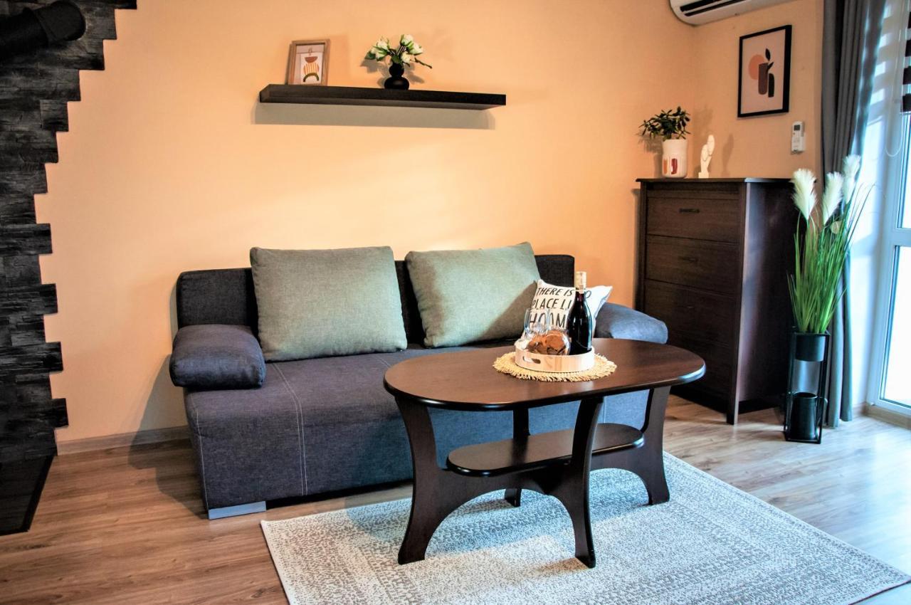 Apartament "Klimatycznie" - Przytulny, 4-Osobowy, Jelenia Gora, Cieplice Eksteriør billede